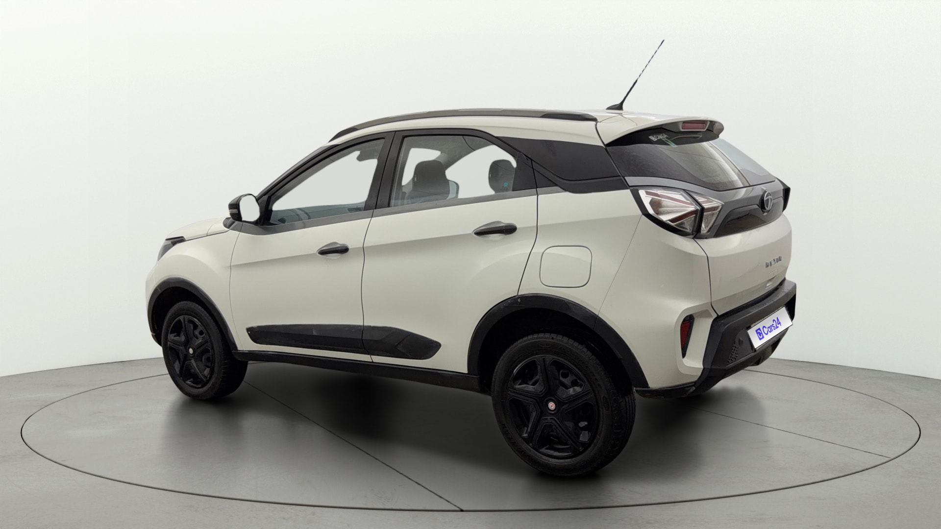 View 2021 Tata Nexon Revotron XE Image 2 Used 2021 Tata Nexon Revotron XE Image 2