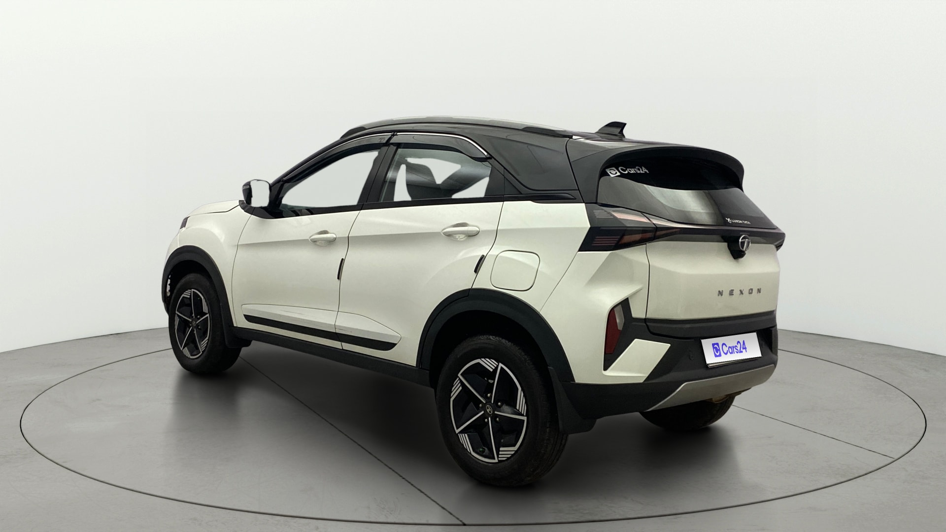 View 2024 Tata Nexon Revotron XE Image 2 Used 2024 Tata Nexon Revotron XE Image 2