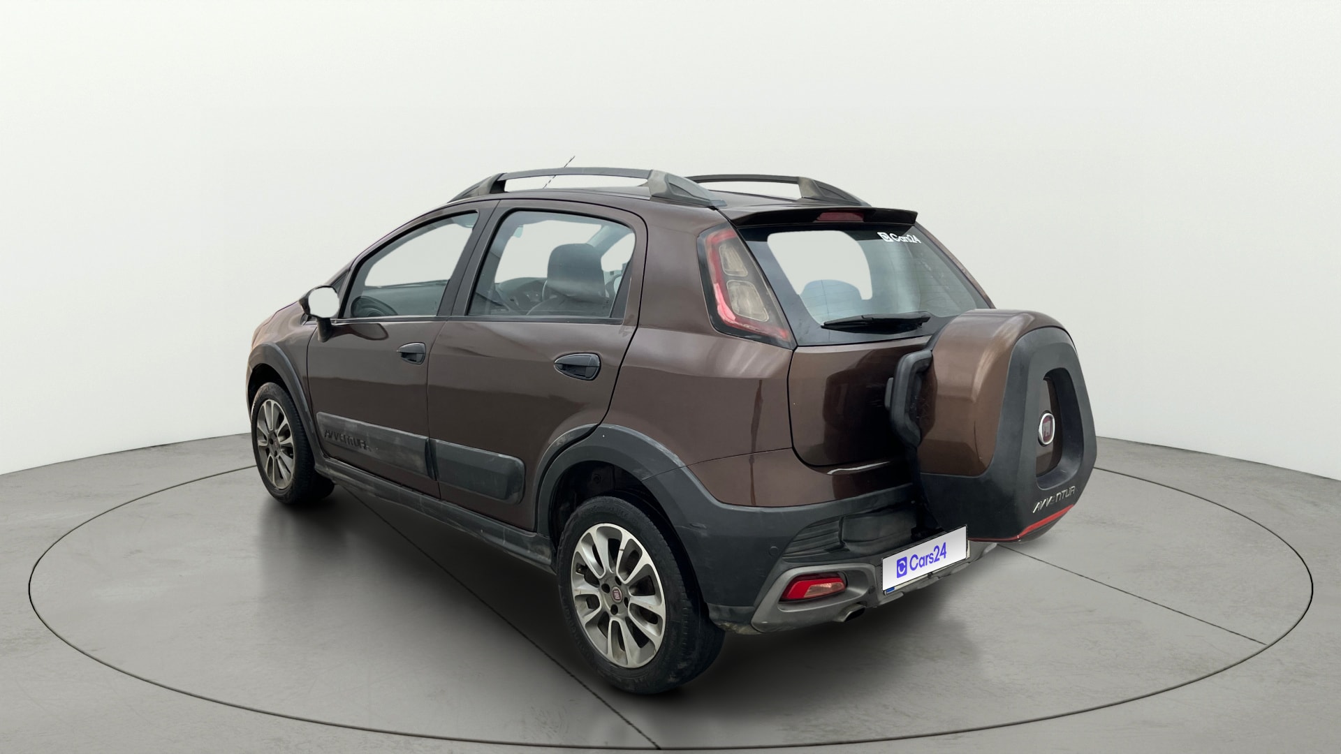 View 2015 Fiat Avventura Emotion 1.3L MULTIJET Diesel Image 2 Used 2015 Fiat Avventura Emotion 1.3L MULTIJET Diesel Image 2