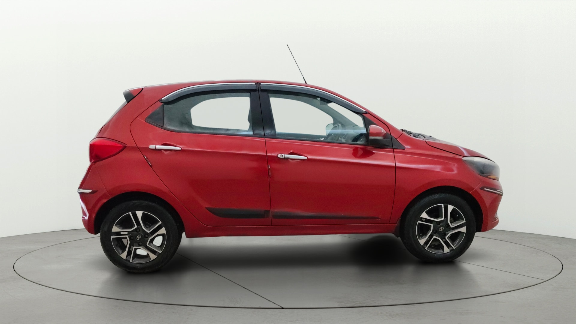 View 2019 Tata Tiago Revotorq XB Image 8 Used 2019 Tata Tiago Revotorq XB Image 8