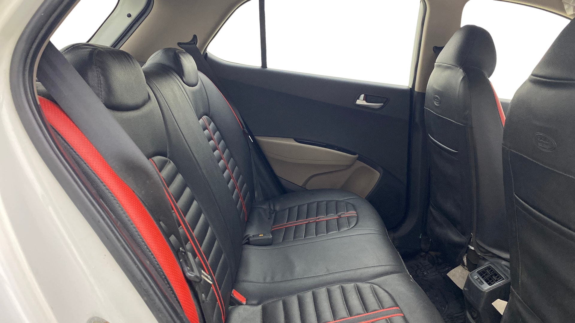 View 2018 Hyundai Grand i10 1.2 Sportz Diesel Image 28 Used 2018 Hyundai Grand i10 1.2 Sportz Diesel Image 28