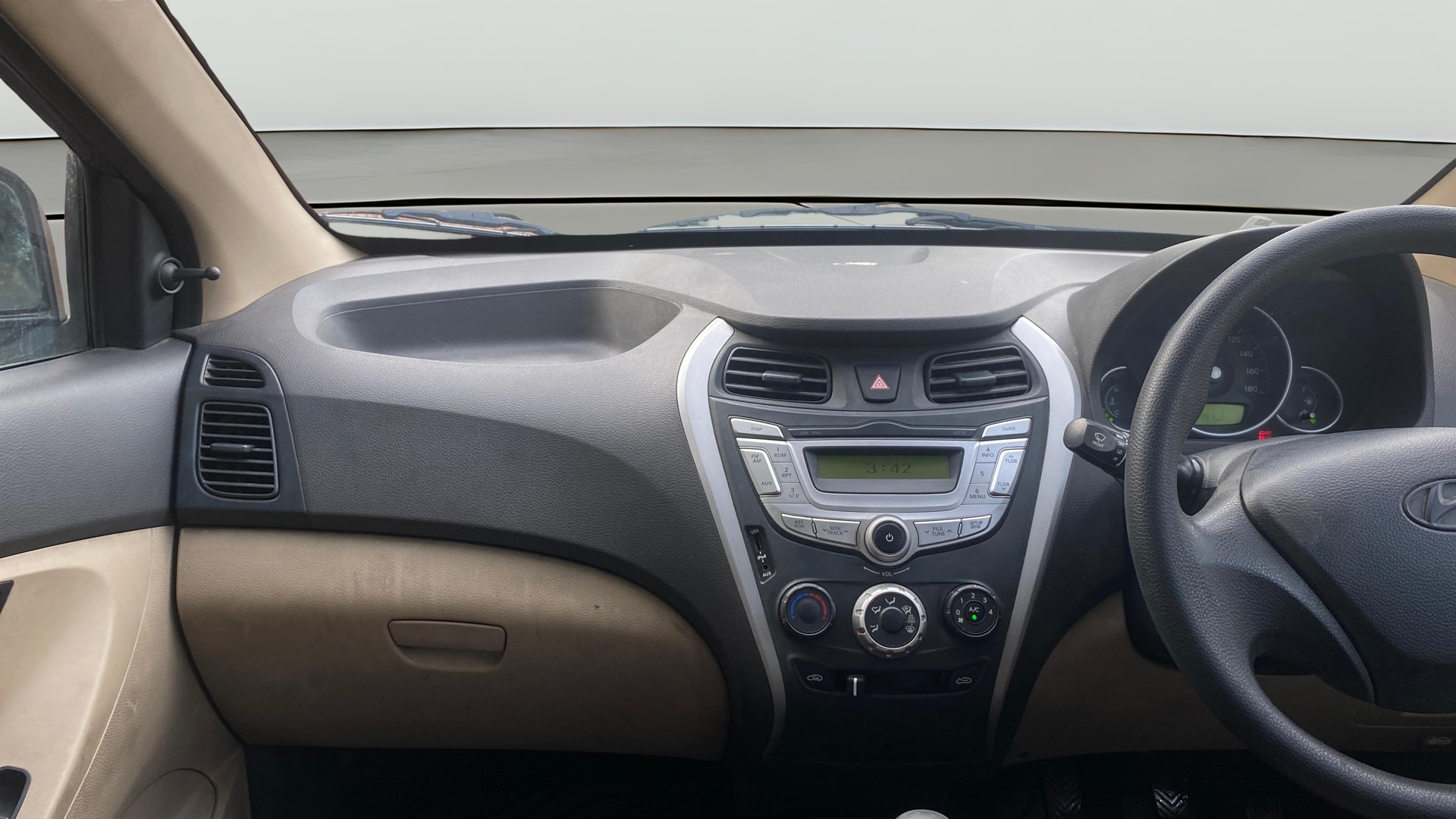 View 2017 Hyundai EON Magna Plus Image 18 Used 2017 Hyundai EON Magna Plus Image 18