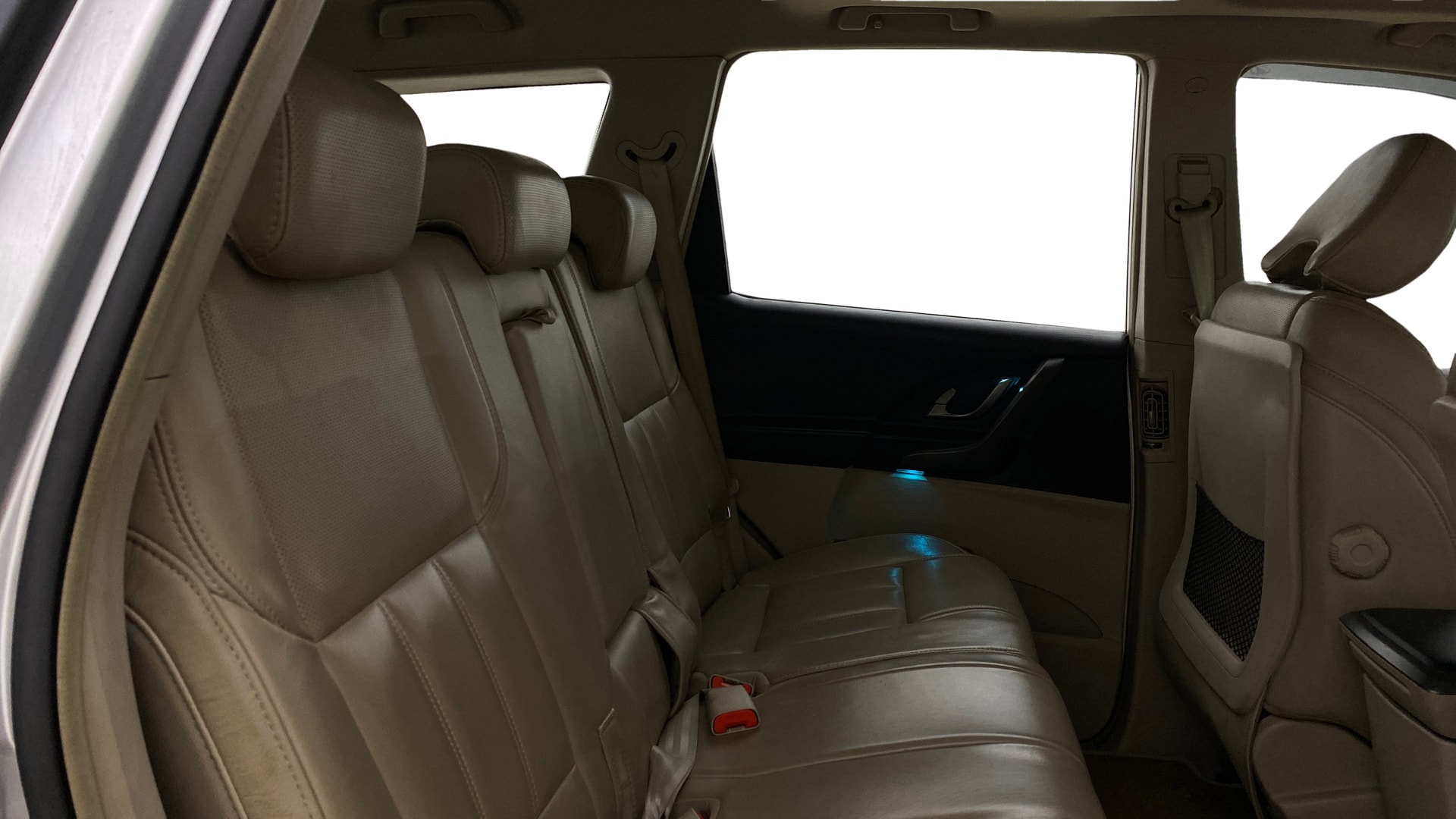 View 2017 Mahindra XUV500 W10 FWD Image 31 Used 2017 Mahindra XUV500 W10 FWD Image 31