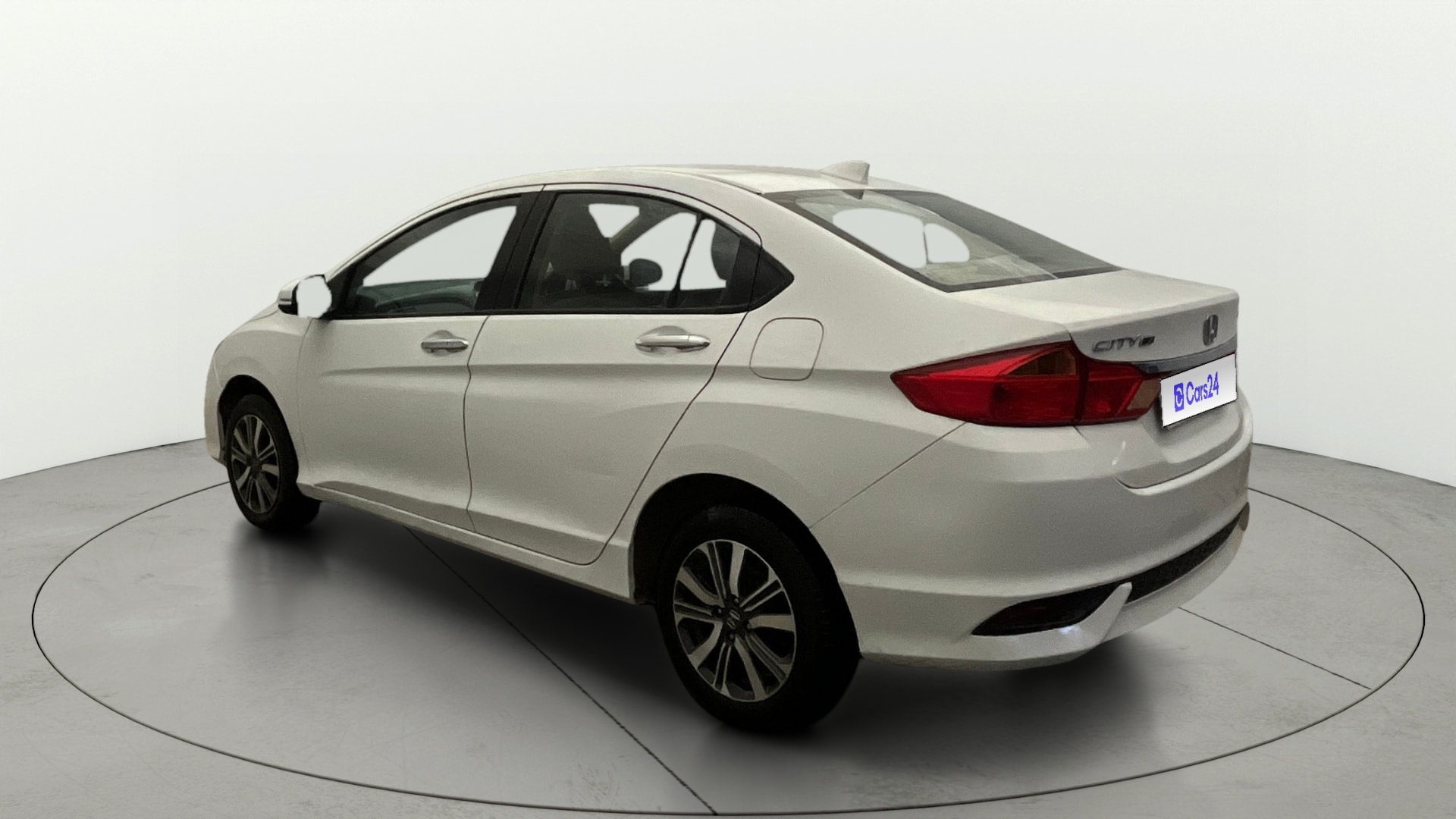 View 2017 Honda City ZX MT Diesel Anniversary Edition Image 2 Used 2017 Honda City ZX MT Diesel Anniversary Edition Image 2