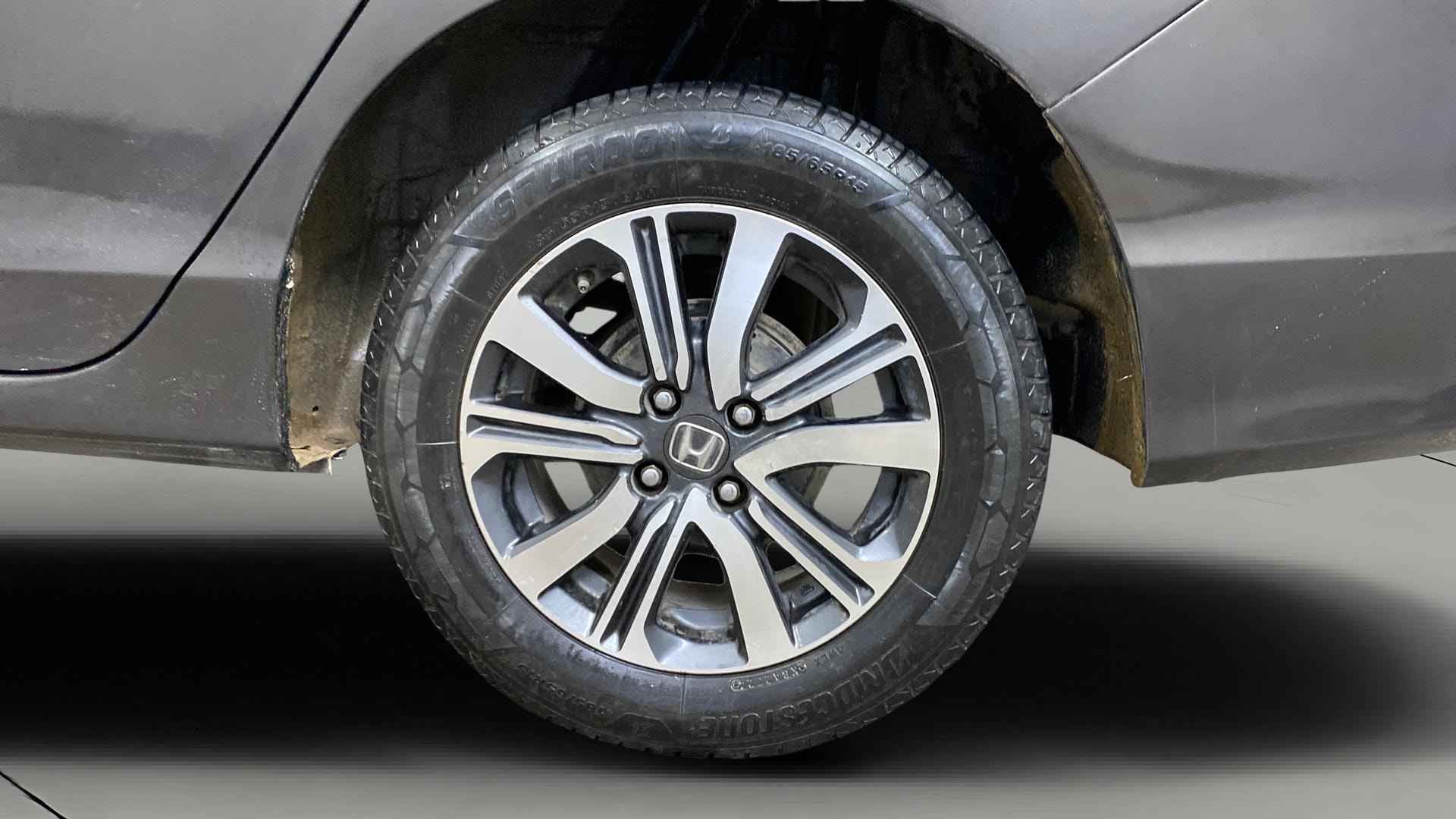 View 2023 Honda City ZX MT Diesel Anniversary Edition Image 12 Used 2023 Honda City ZX MT Diesel Anniversary Edition Image 12