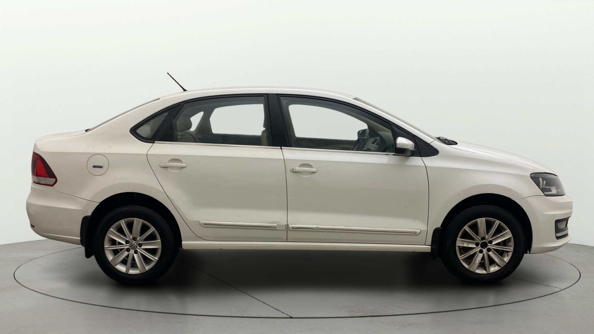 View 2016 Volkswagen Vento 1.2 L TSI Comfortline Petrol AT Image 9 Used 2016 Volkswagen Vento 1.2 L TSI Comfortline Petrol AT Image 9