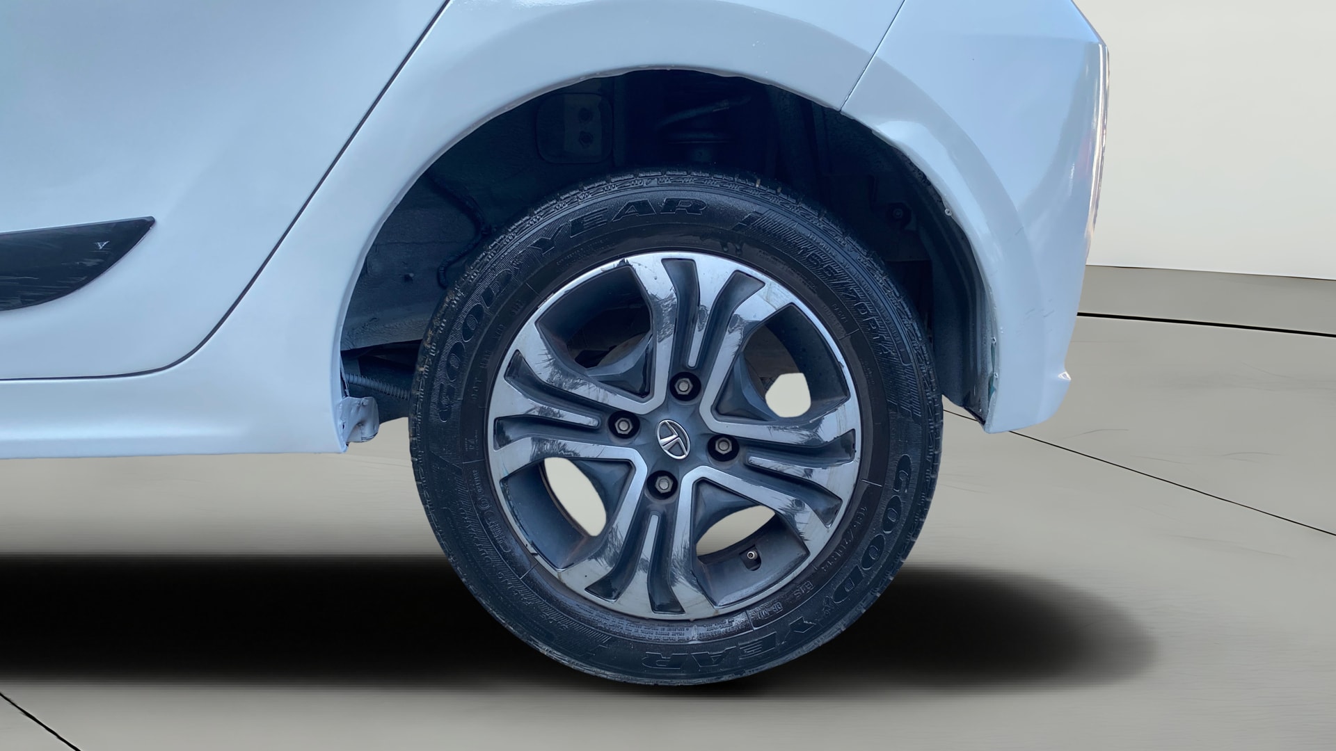 View 2020 Tata Tiago Revotorq XB Image 12 Used 2020 Tata Tiago Revotorq XB Image 12