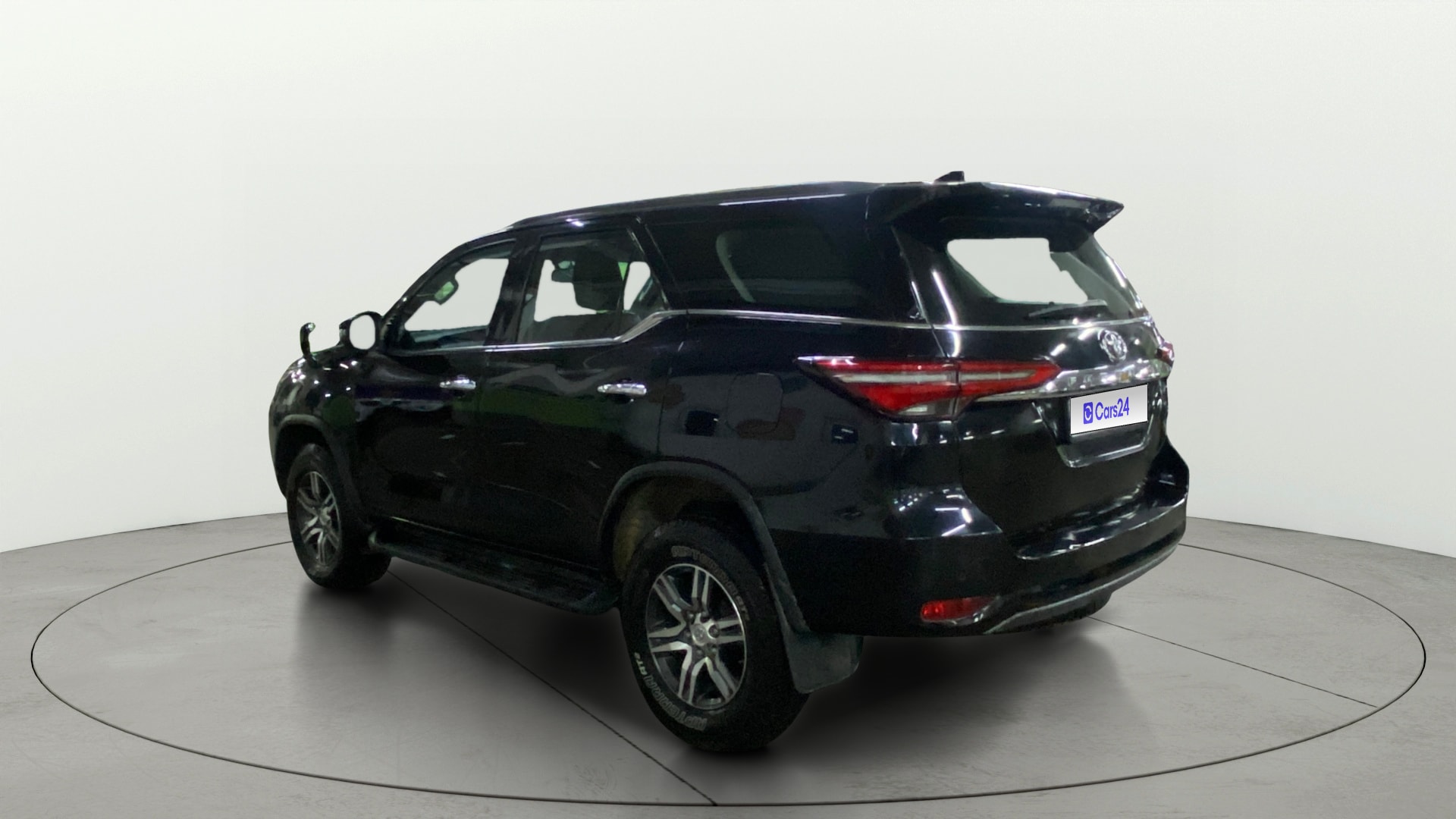 View 2025 Toyota Fortuner 2.7 4X2 AT BS IV Image 2 Used 2025 Toyota Fortuner 2.7 4X2 AT BS IV Image 2