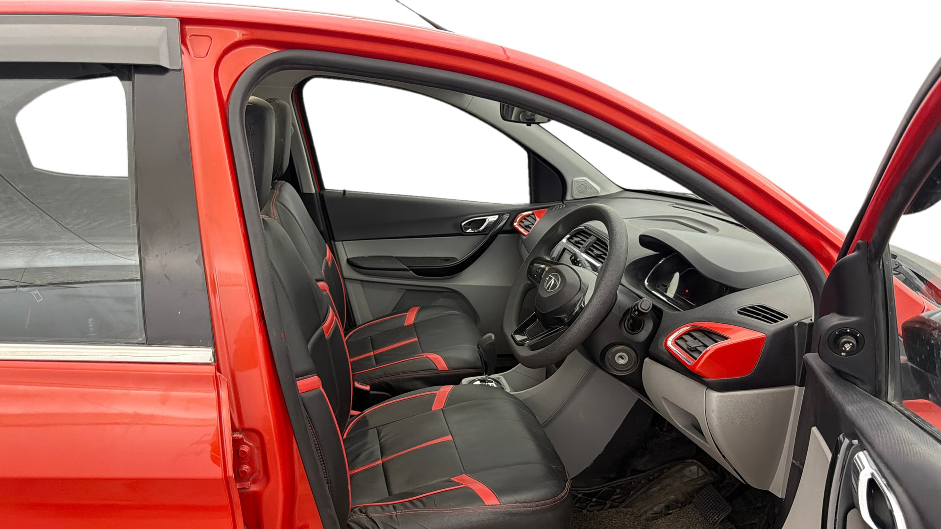 View 2020 Tata Tiago Revotorq XB Image 26 Used 2020 Tata Tiago Revotorq XB Image 26