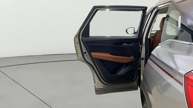 View MG Hector Plus Image 16 Used MG Hector Plus Image 16