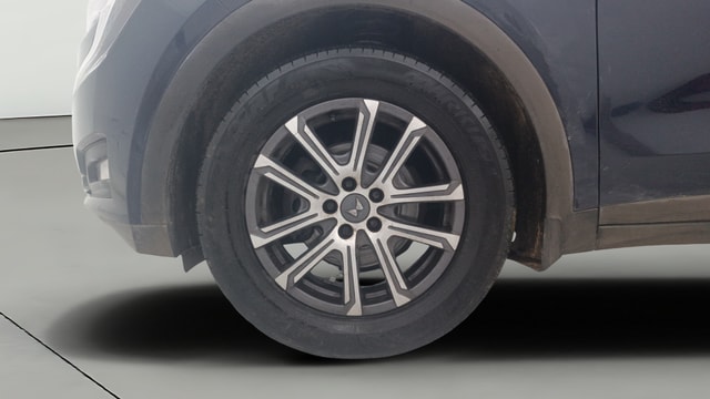 View Mahindra XUV700 Image 29 Used Mahindra XUV700 Image 29