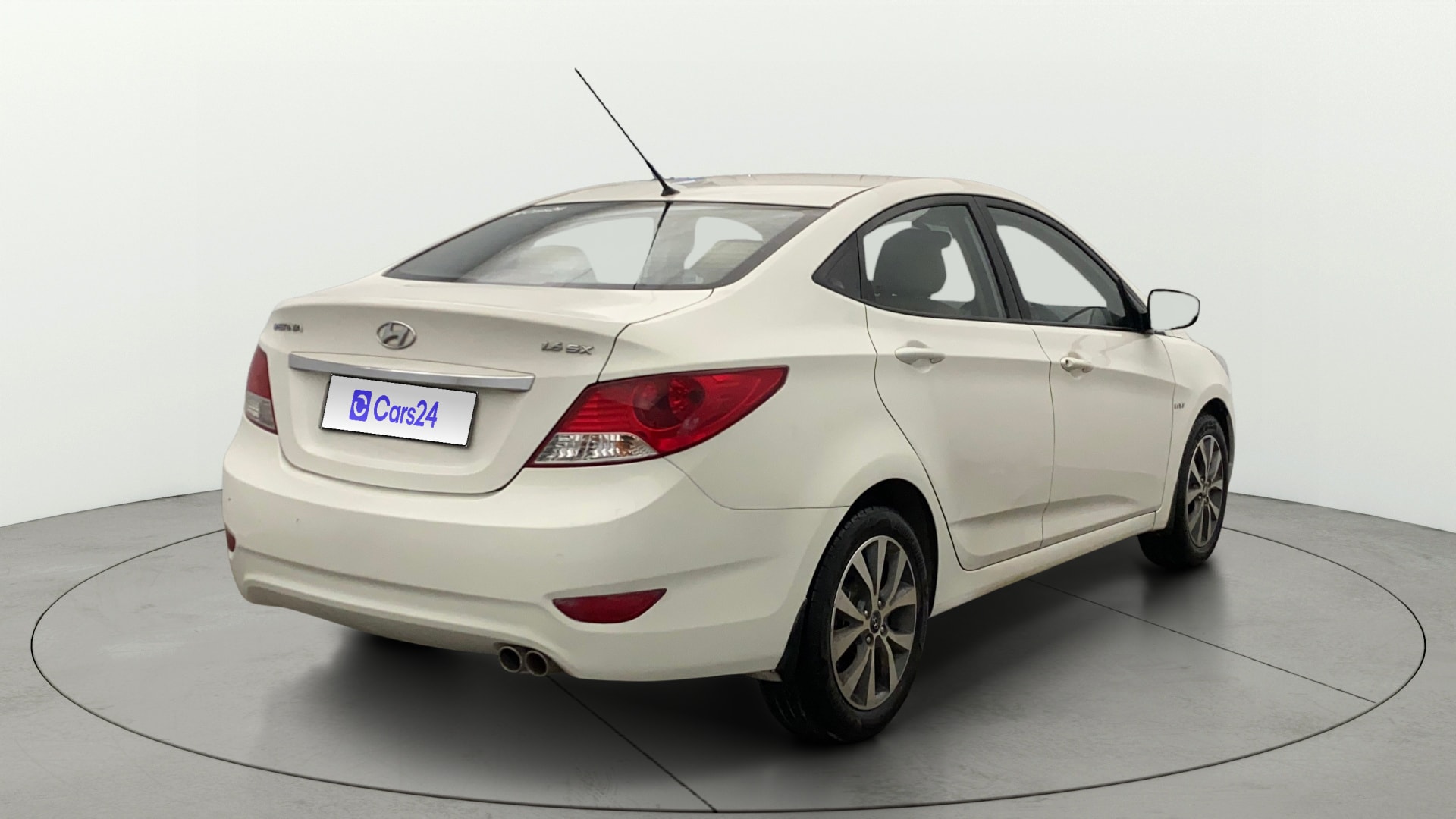 View 2014 Hyundai Fluidic Verna 1.6 VTVT SX Image 43 Used 2014 Hyundai Fluidic Verna 1.6 VTVT SX Image 43