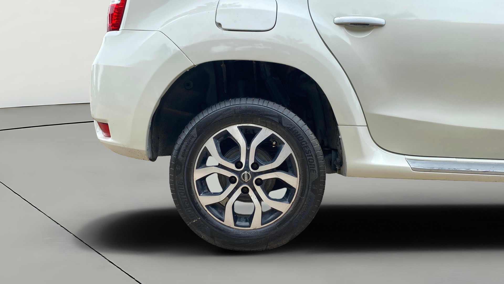 View 2017 Nissan Terrano XV D PRE 110 PS AMT Image 24 Used 2017 Nissan Terrano XV D PRE 110 PS AMT Image 24