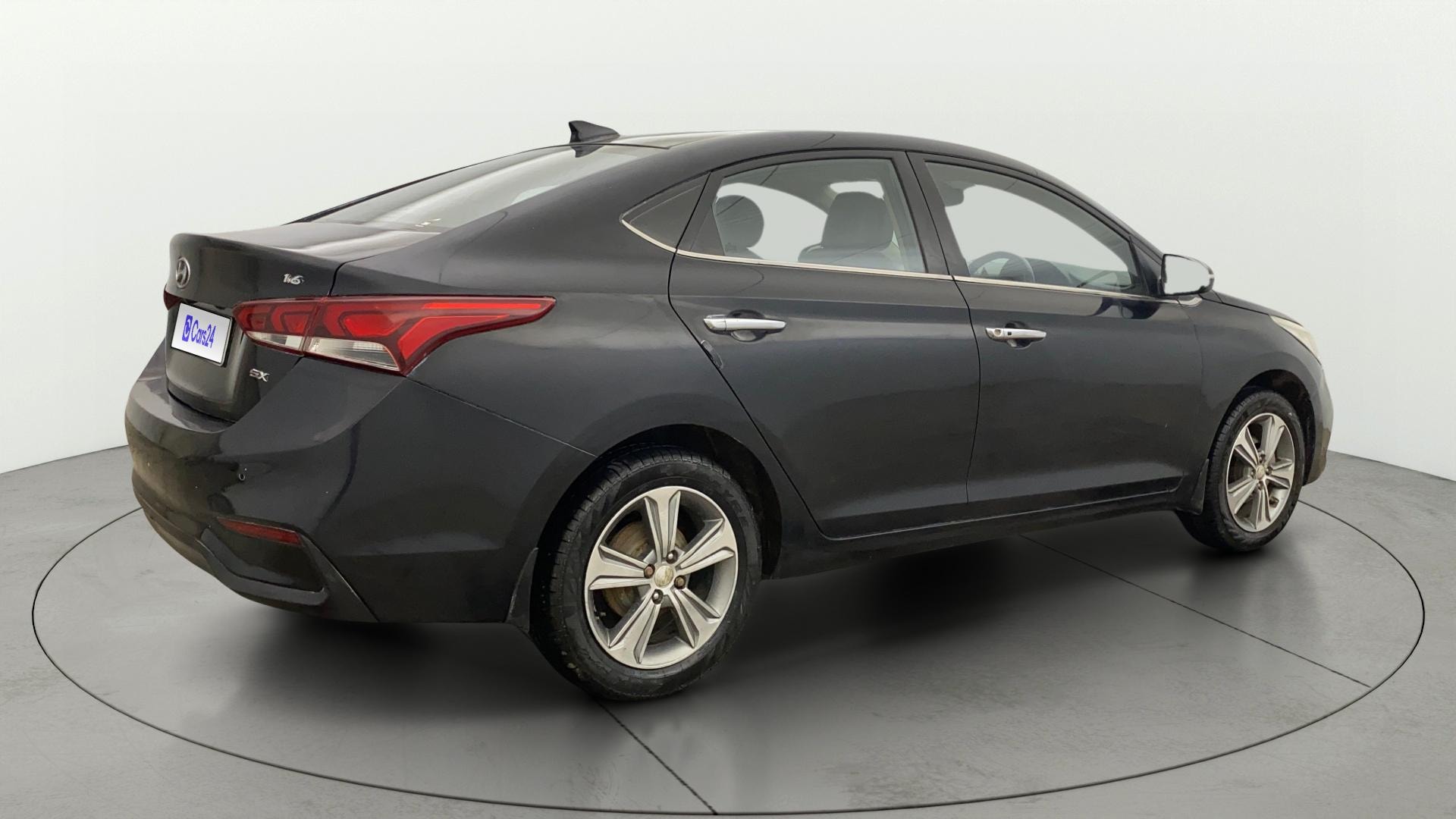 View 2018 Hyundai Verna 1.6 VTVT SX (O) AT Image 45 Used 2018 Hyundai Verna 1.6 VTVT SX (O) AT Image 45