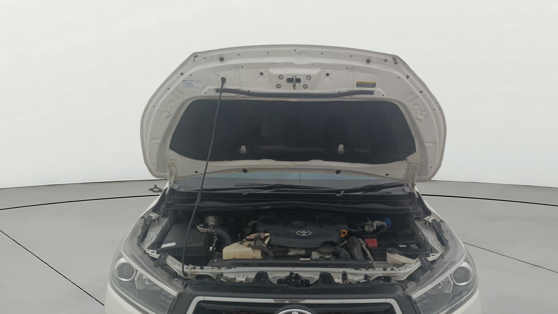 Used 2025 Toyota Innova Crysta Used 2025 Toyota Innova Crysta