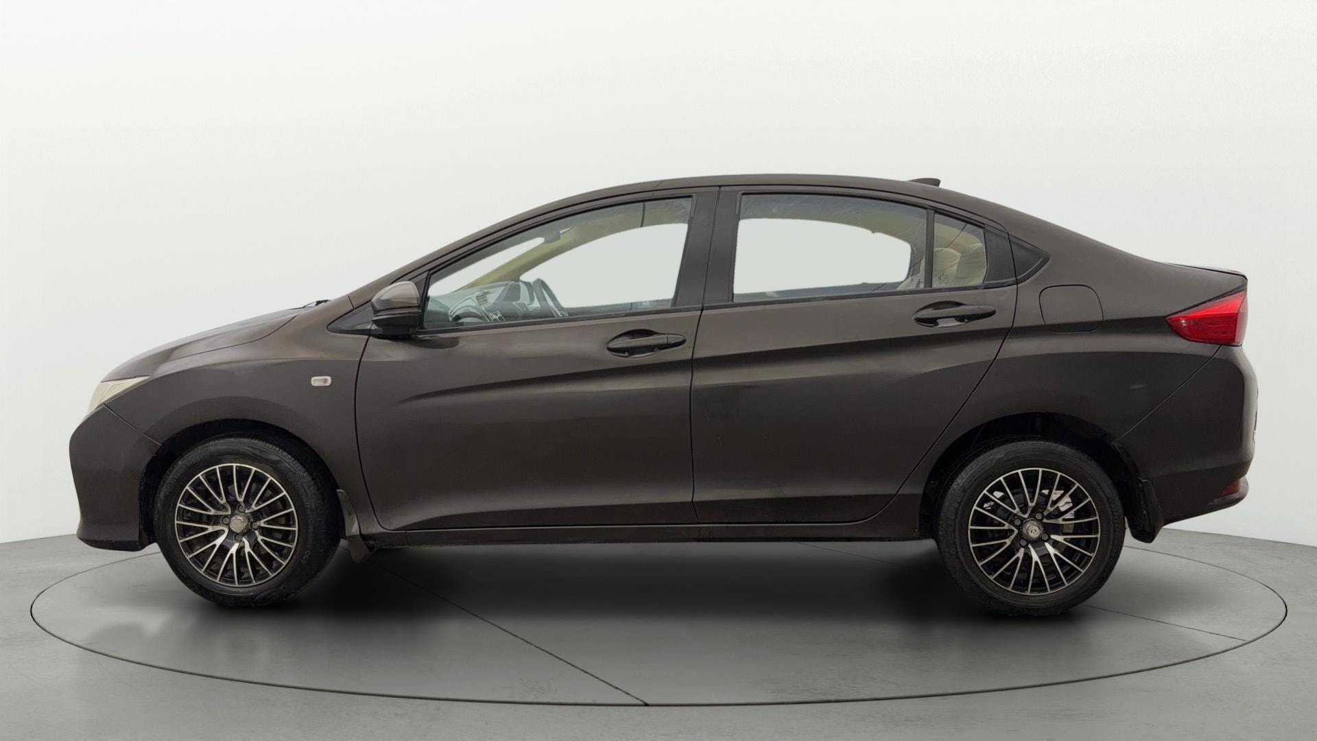 View 2014 Honda City ZX MT Diesel Anniversary Edition Image 6 Used 2014 Honda City ZX MT Diesel Anniversary Edition Image 6