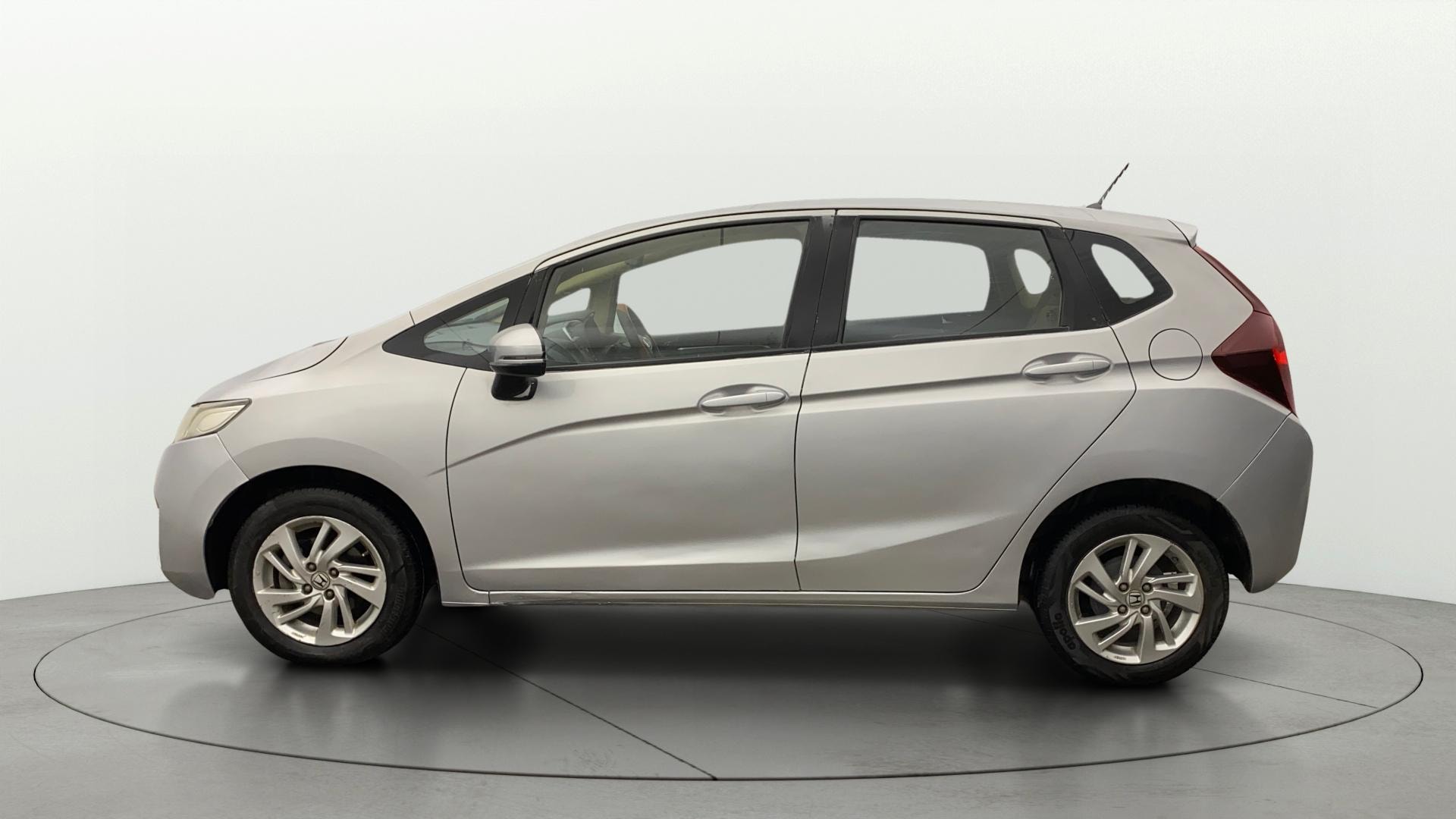 View 2015 Honda Jazz E MT Diesel Image 26 Used 2015 Honda Jazz E MT Diesel Image 26