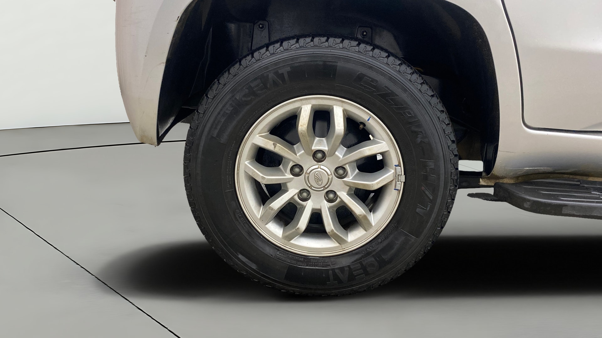 View 2017 Mahindra TUV300 T8 Image 24 Used 2017 Mahindra TUV300 T8 Image 24