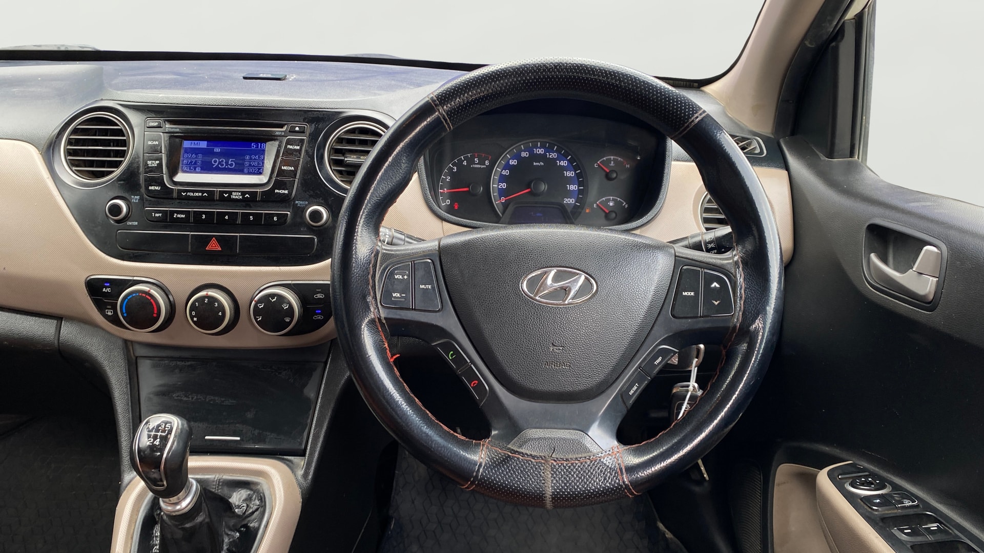 View 2016 Hyundai Xcent SX Diesel Image 22 Used 2016 Hyundai Xcent SX Diesel Image 22
