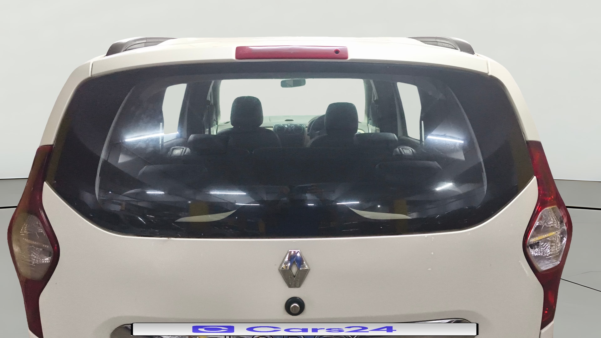 View 2015 Renault Lodgy 110 PS RxL (8 Seater) Image 4 Used 2015 Renault Lodgy 110 PS RxL (8 Seater) Image 4
