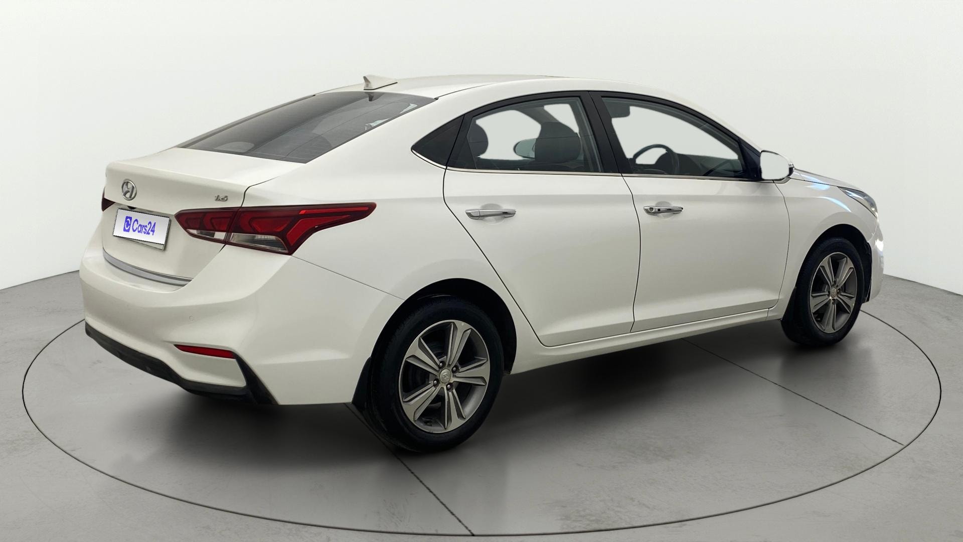 View 2018 Hyundai Verna 1.6 VTVT SX (O) AT Image 46 Used 2018 Hyundai Verna 1.6 VTVT SX (O) AT Image 46