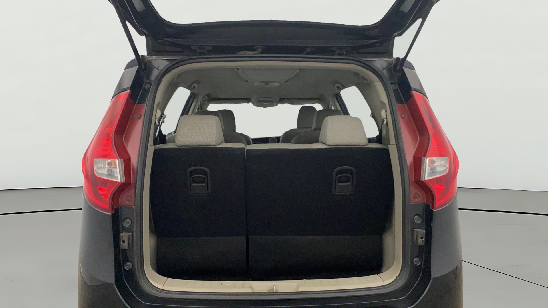 View 2020 Mahindra Marazzo M2 8-Seater Image 43 Used 2020 Mahindra Marazzo M2 8-Seater Image 43