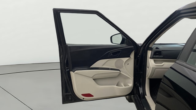 View Mahindra XUV300 Image 31 Used Mahindra XUV300 Image 31
