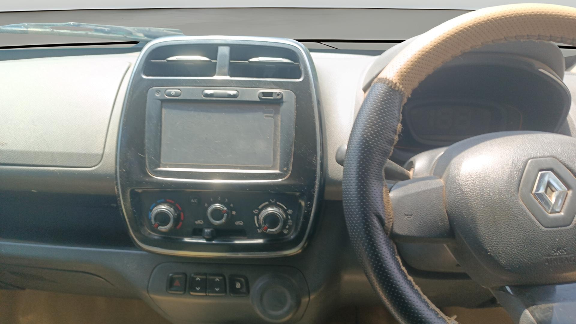View 2016 Renault Kwid RXL 1.0 BS IV Image 17 Used 2016 Renault Kwid RXL 1.0 BS IV Image 17