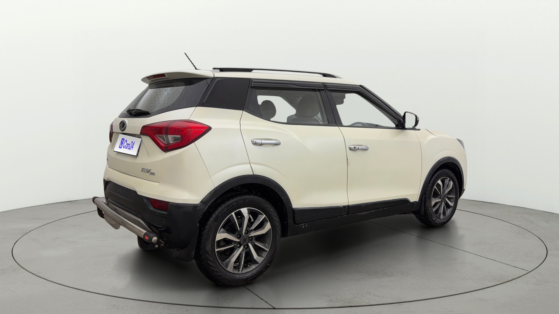 View 2019 Mahindra XUV300 W4 Petrol BS IV Image 45 Used 2019 Mahindra XUV300 W4 Petrol BS IV Image 45