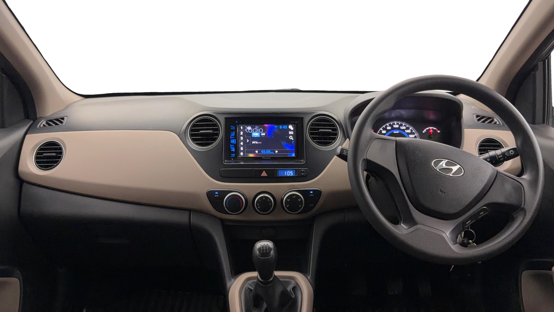 View 2015 Hyundai Grand i10 Magna 1.2 Kappa VTVT Image 15 Used 2015 Hyundai Grand i10 Magna 1.2 Kappa VTVT Image 15