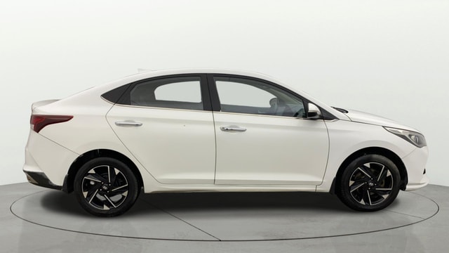 View Hyundai Verna Image 9 Used Hyundai Verna Image 9