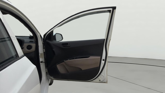 View Hyundai Grand i10 Image 44 Used Hyundai Grand i10 Image 44