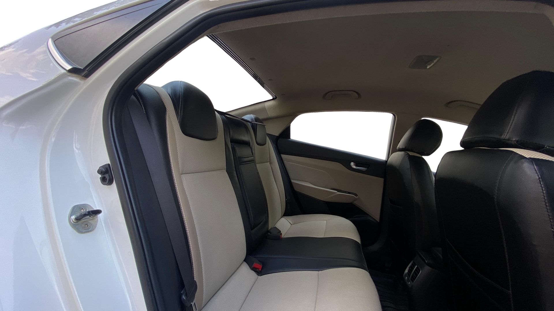 View 2018 Hyundai Verna 1.6 CRDI EX Image 30 Used 2018 Hyundai Verna 1.6 CRDI EX Image 30