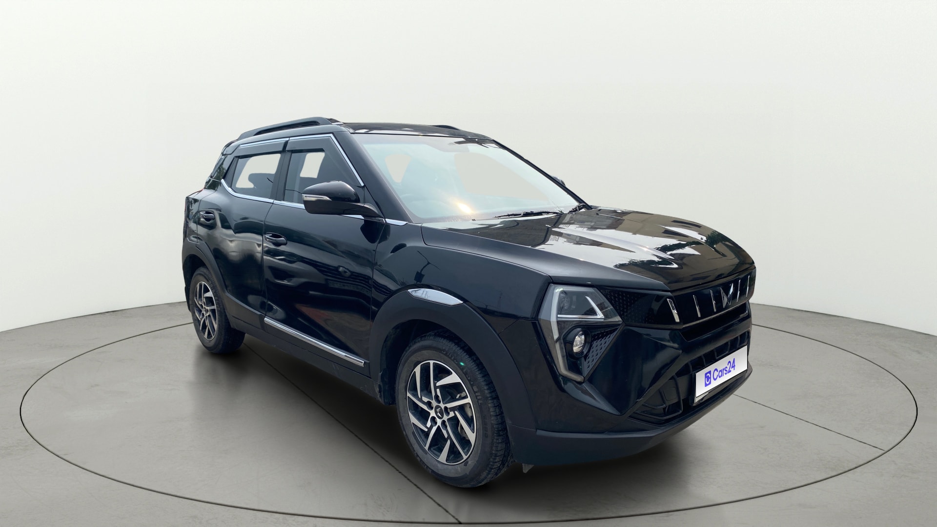View 2024 Mahindra XUV 3XO AX5 1.2 L TCMPFi Image 21 Used 2024 Mahindra XUV 3XO AX5 1.2 L TCMPFi Image 21
