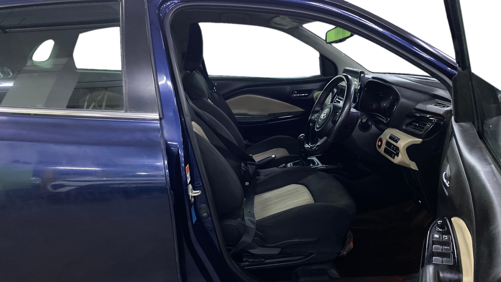 View 2022 Toyota Glanza V MT Image 18 Used 2022 Toyota Glanza V MT Image 18