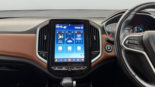 View MG Hector Plus Image 33 Used MG Hector Plus Image 33