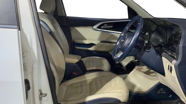 View Kia Carens Image 19 Used Kia Carens Image 19