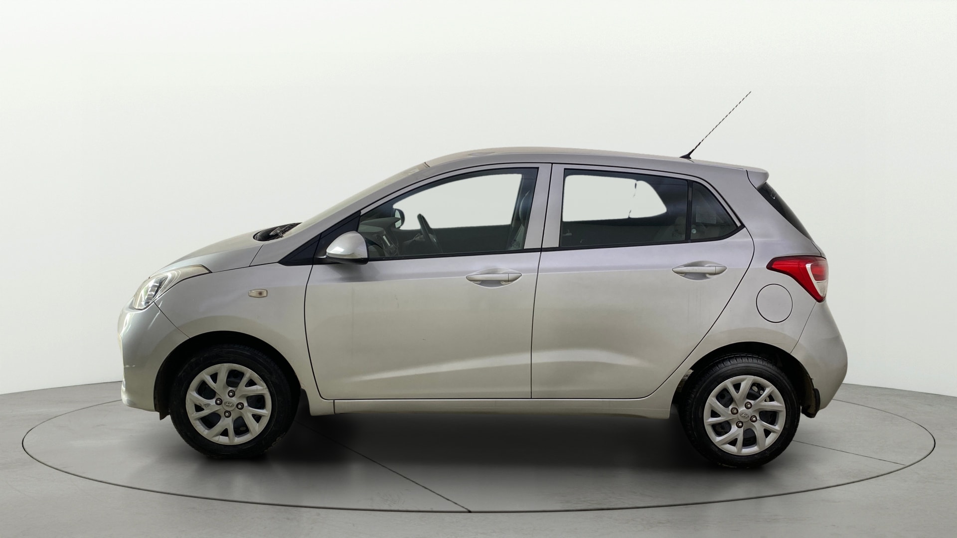 View 2017 Hyundai Grand i10 1.2 Sportz(O) Petrol Image 5 Used 2017 Hyundai Grand i10 1.2 Sportz(O) Petrol Image 5