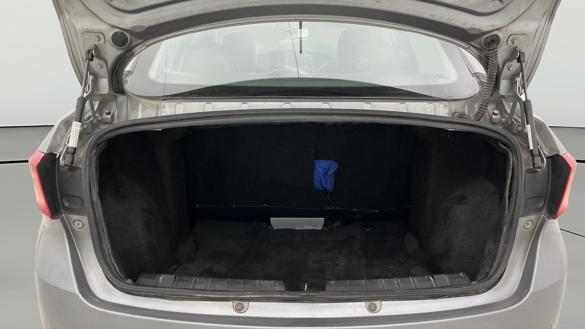 View 2018 Tata Tigor XT Petrol Image 37 Used 2018 Tata Tigor XT Petrol Image 37