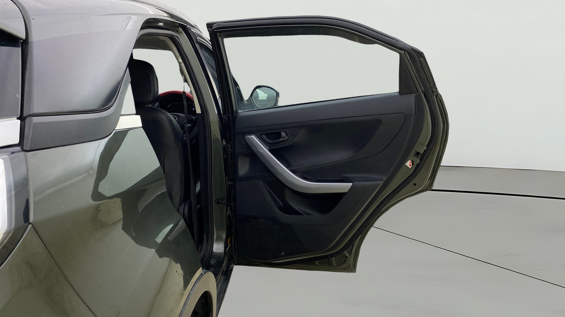 View 2022 Tata Nexon Revotorq XM Image 7 Used 2022 Tata Nexon Revotorq XM Image 7
