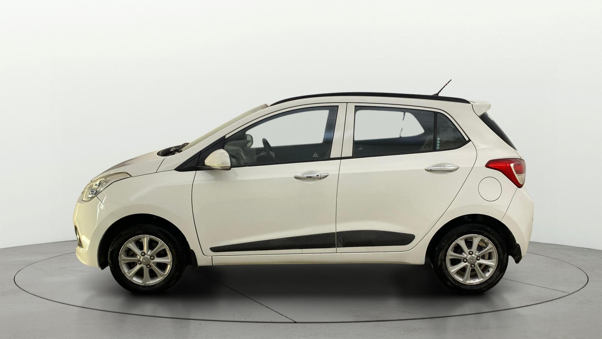 View 2013 Hyundai Grand i10 1.2 Asta Petrol Image 5 Used 2013 Hyundai Grand i10 1.2 Asta Petrol Image 5