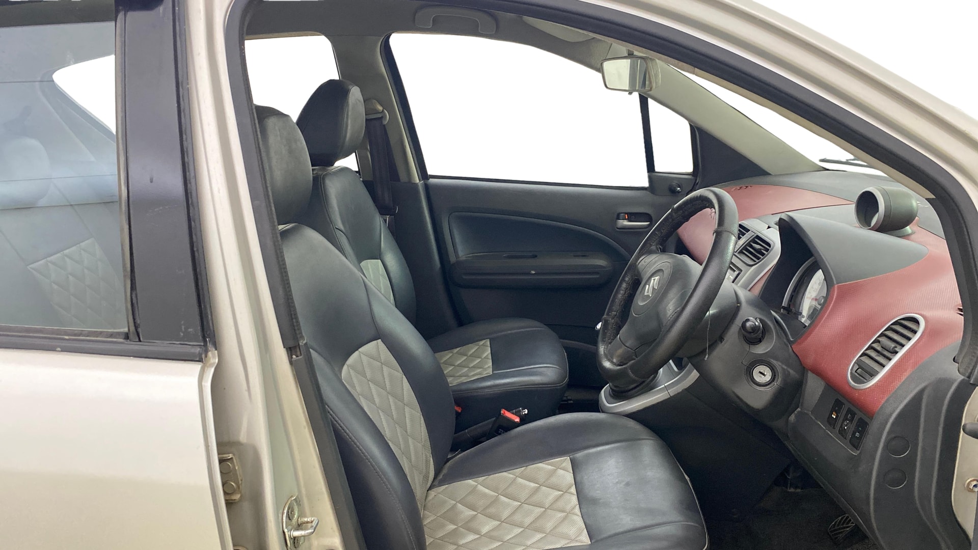 View 2014 Maruti Suzuki 1000 Base Variant Image 25 Used 2014 Maruti Suzuki 1000 Base Variant Image 25