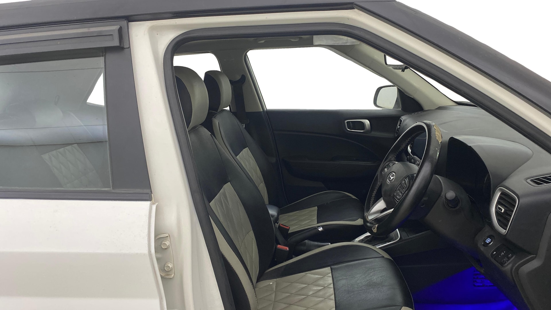 View 2020 Hyundai Venue SX Plus 1.0 Petrol AT Image 28 Used 2020 Hyundai Venue SX Plus 1.0 Petrol AT Image 28