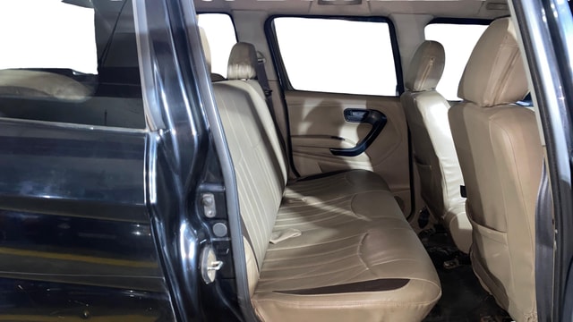 View Mahindra TUV300 Image 29 Used Mahindra TUV300 Image 29