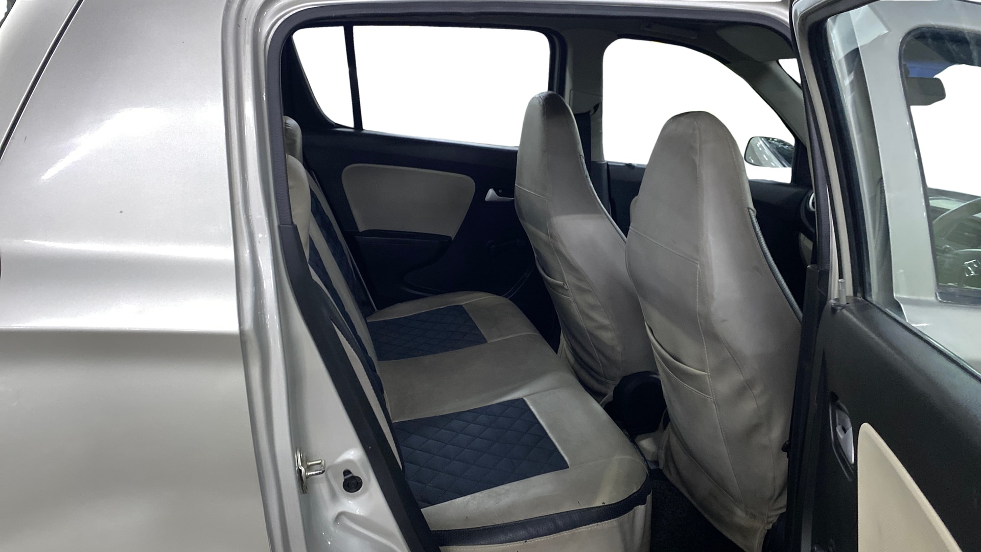 View 2020 Maruti Suzuki 1000 Base Variant Image 28 Used 2020 Maruti Suzuki 1000 Base Variant Image 28
