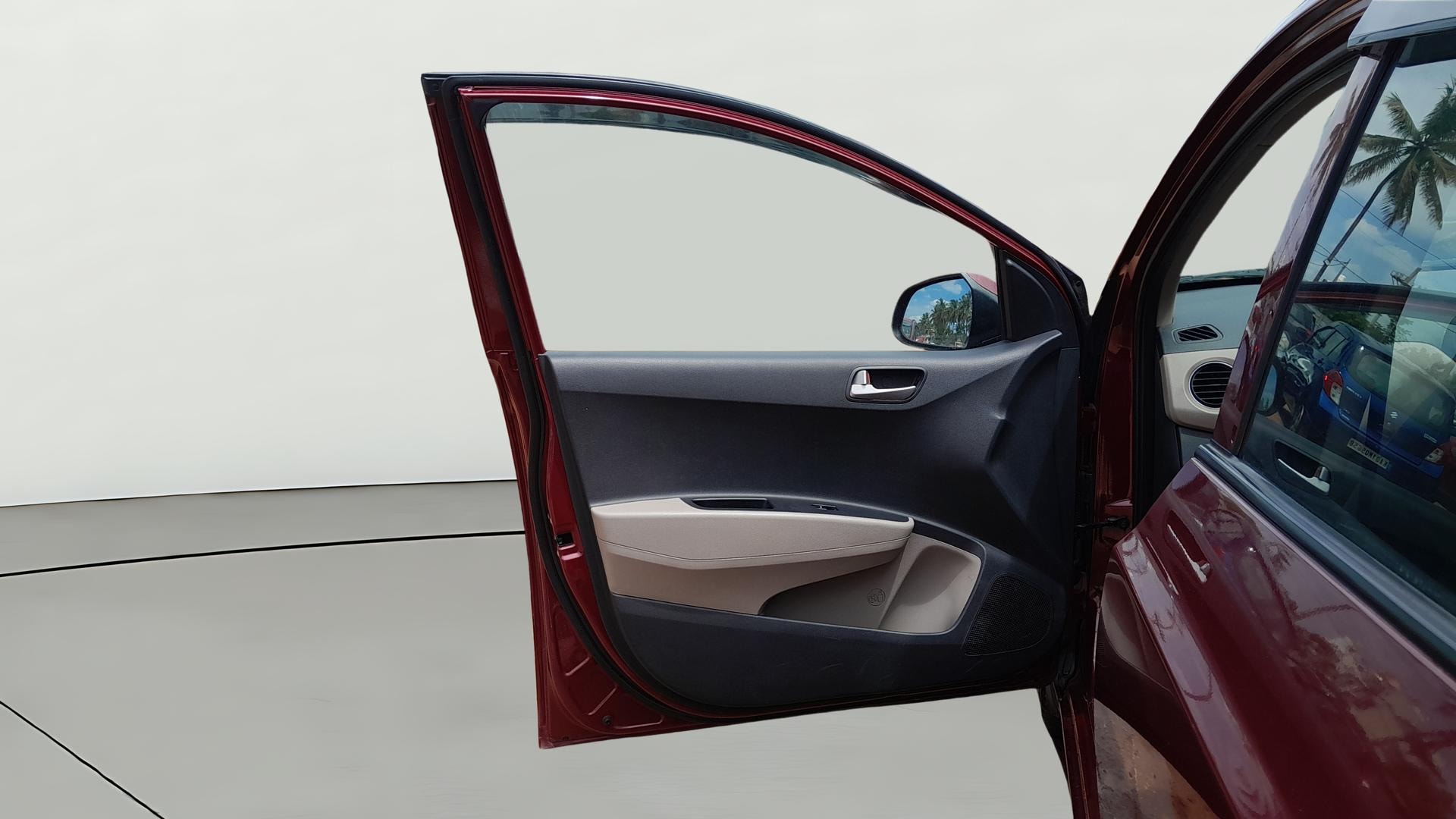 View 2014 Hyundai Grand i10 Asta AT 1.2 Kappa VTVT Image 30 Used 2014 Hyundai Grand i10 Asta AT 1.2 Kappa VTVT Image 30