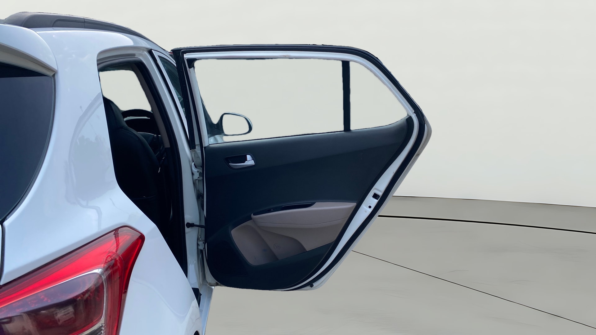 View 2017 Hyundai Grand i10 1.2 Asta Petrol Image 8 Used 2017 Hyundai Grand i10 1.2 Asta Petrol Image 8