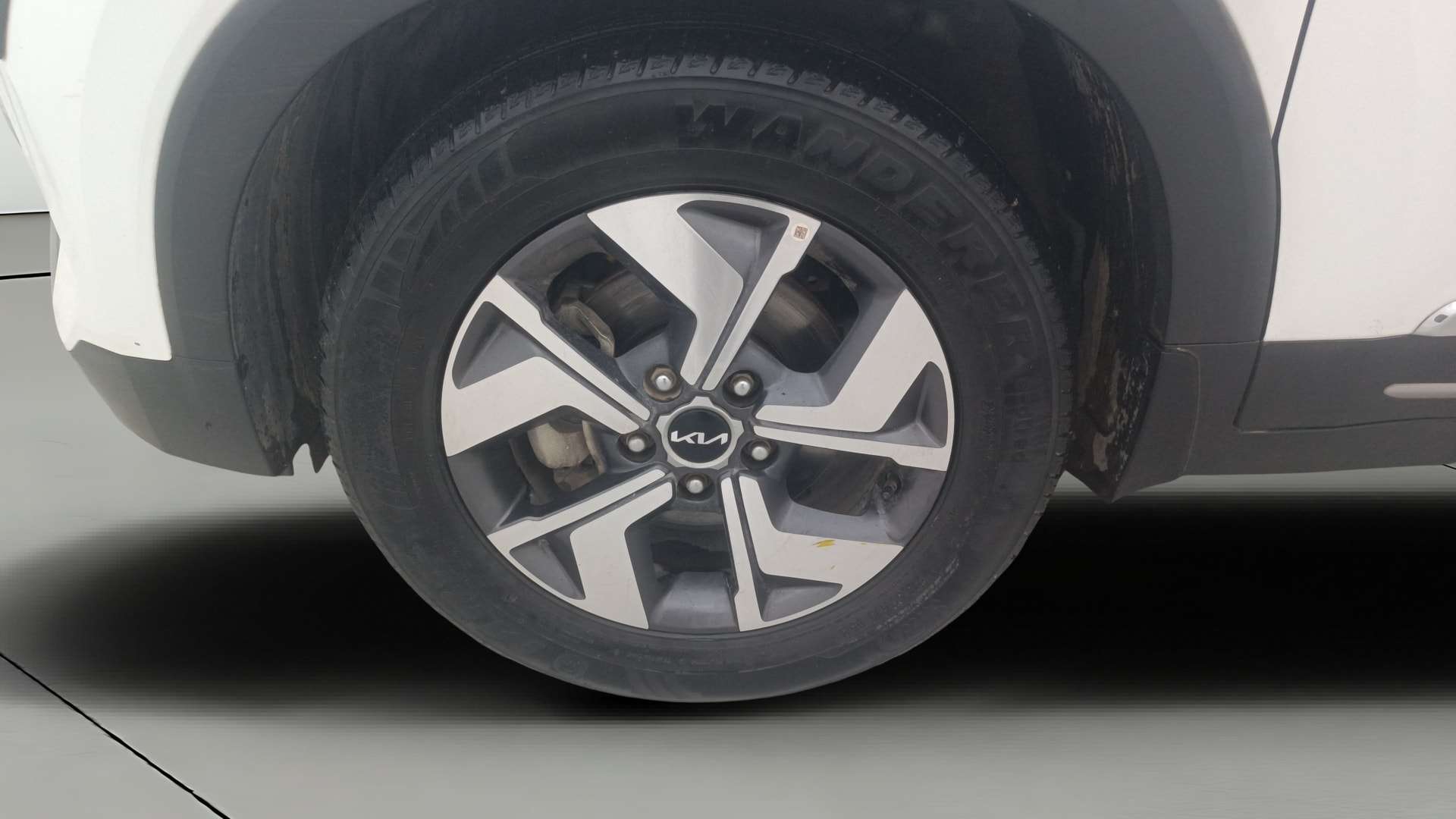 View 2023 Kia Sonet HTX DCT Petrol Image 35 Used 2023 Kia Sonet HTX DCT Petrol Image 35