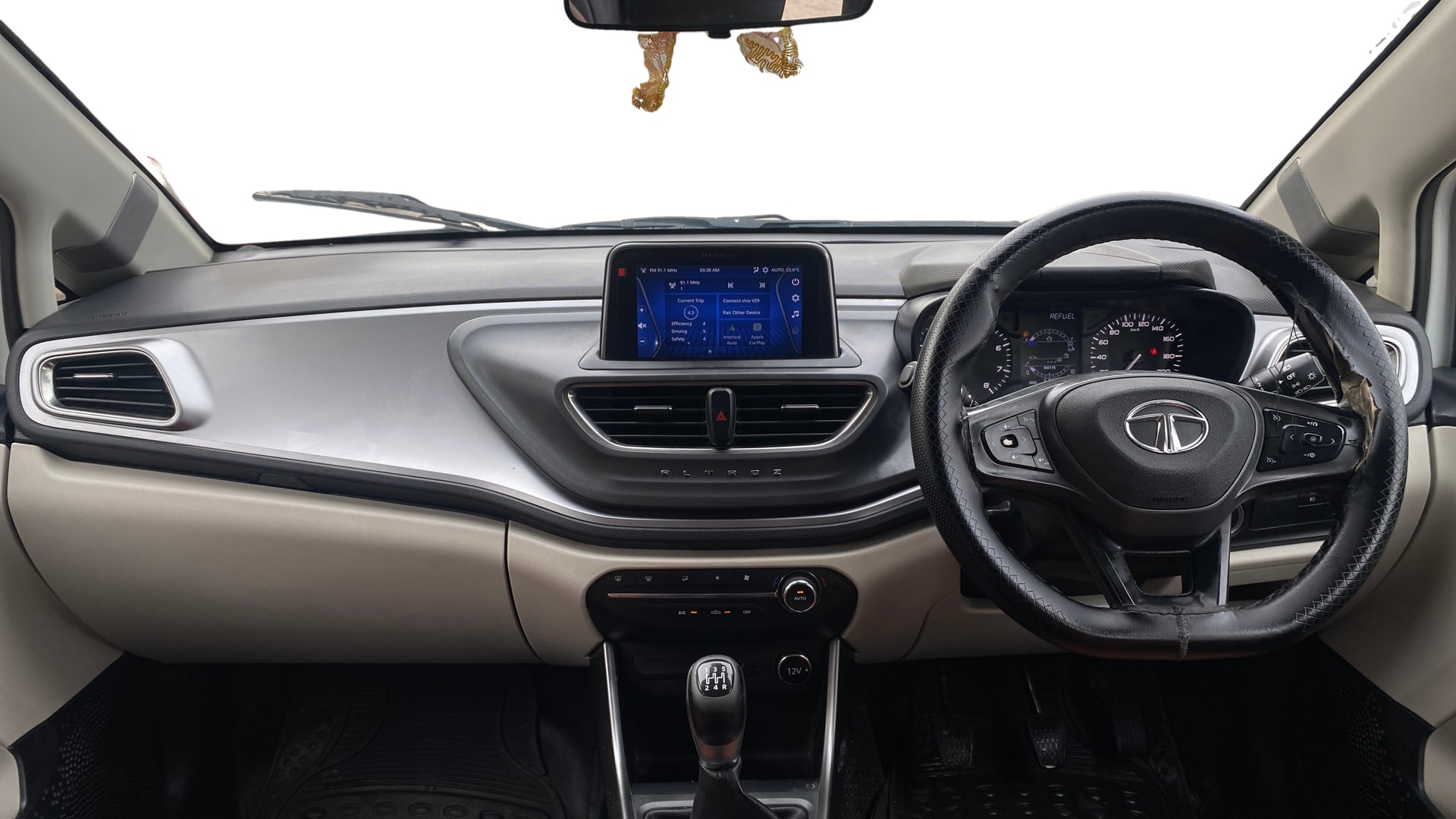 View 2022 Tata Altroz XZ Petrol Image 16 Used 2022 Tata Altroz XZ Petrol Image 16
