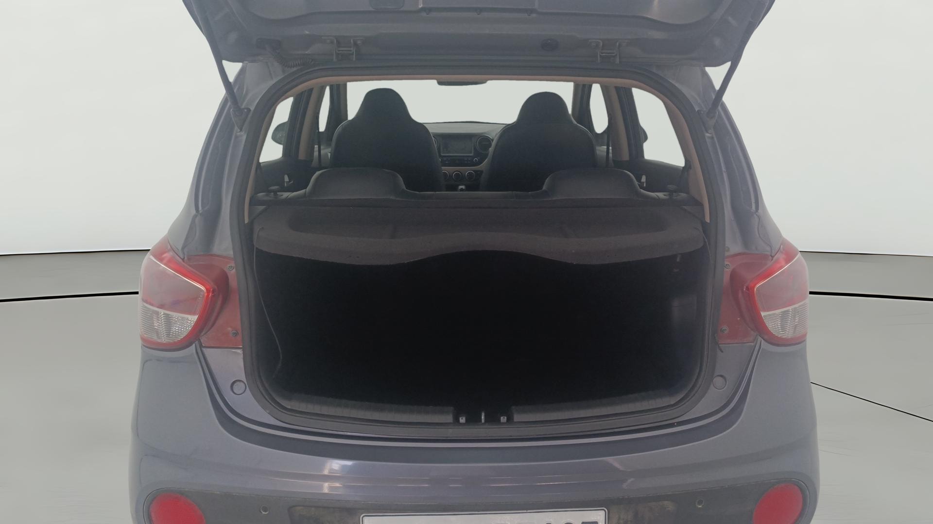 View 2018 Hyundai Grand i10 1.2 Sportz AT Petrol Image 39 Used 2018 Hyundai Grand i10 1.2 Sportz AT Petrol Image 39